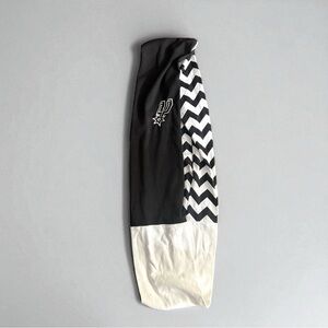 San Antonio SPURS handmade Black and White Chevron eternity scarf